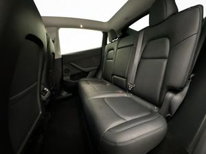 Tesla Model Y bild 27