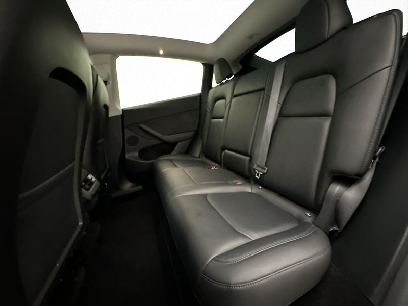 Tesla Model Y bild 27