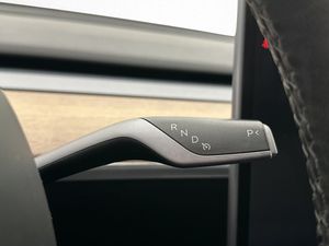 Tesla Model Y bild 34