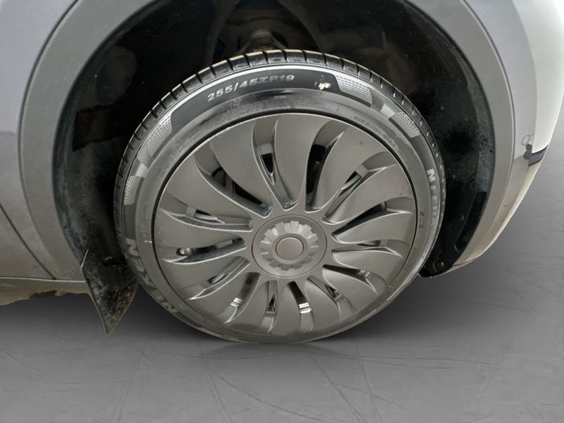 Tesla Model Y bild 33