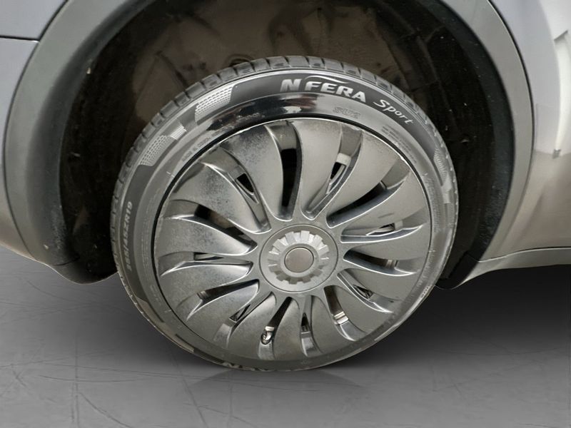 Tesla Model Y bild 32