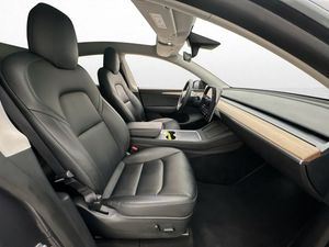 Tesla Model Y bild 28