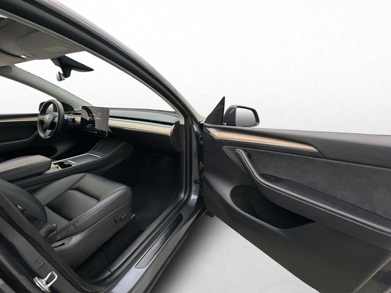 Tesla Model Y bild 29