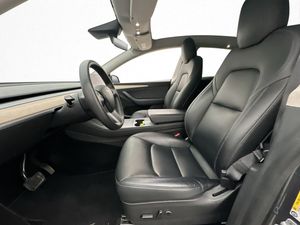 Tesla Model Y bild 14