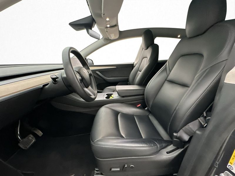 Tesla Model Y bild 14