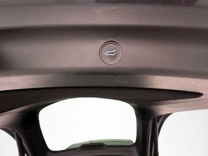 Tesla Model Y bild 12