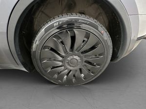 Tesla Model Y bild 31