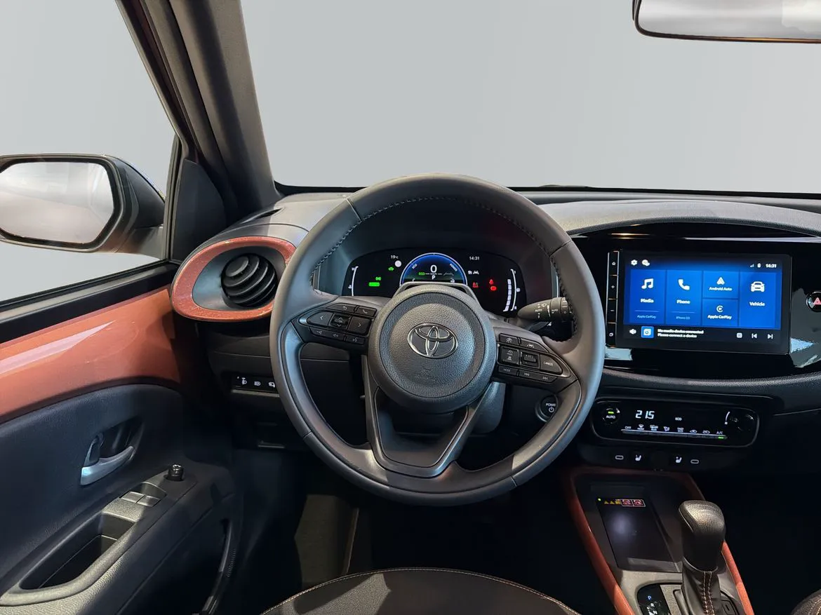 Vehicle image 8
