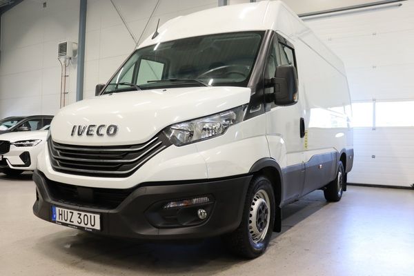 Iveco Daily 35-140 Skåpbil 2.3 JTD D-Värm 3-Sits MOMS 136hk - 2023