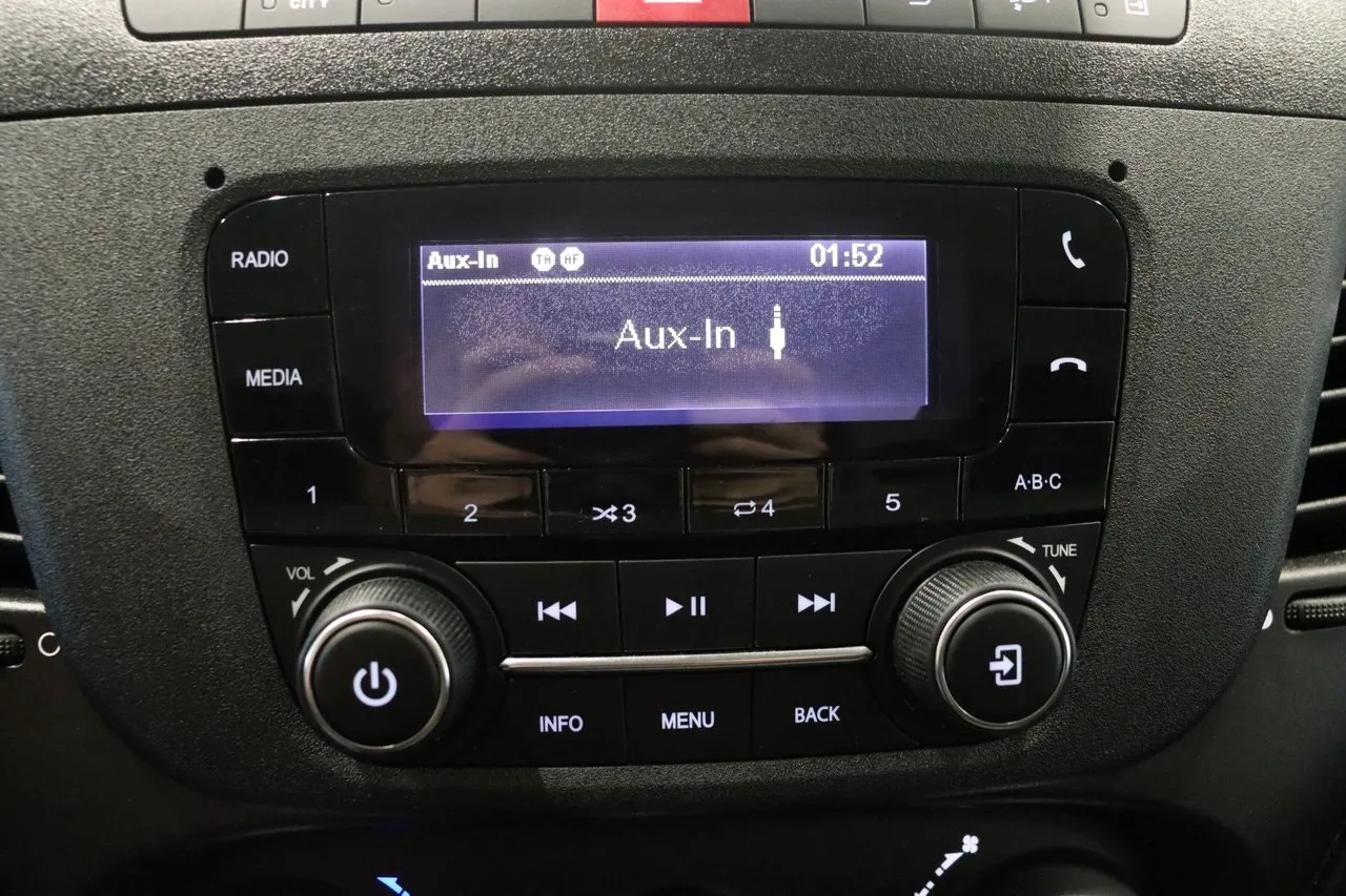 Vehicle image 16