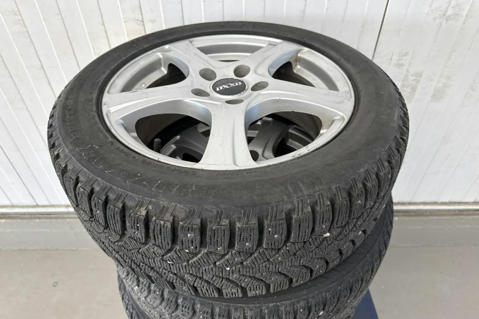 Vehicle image 13