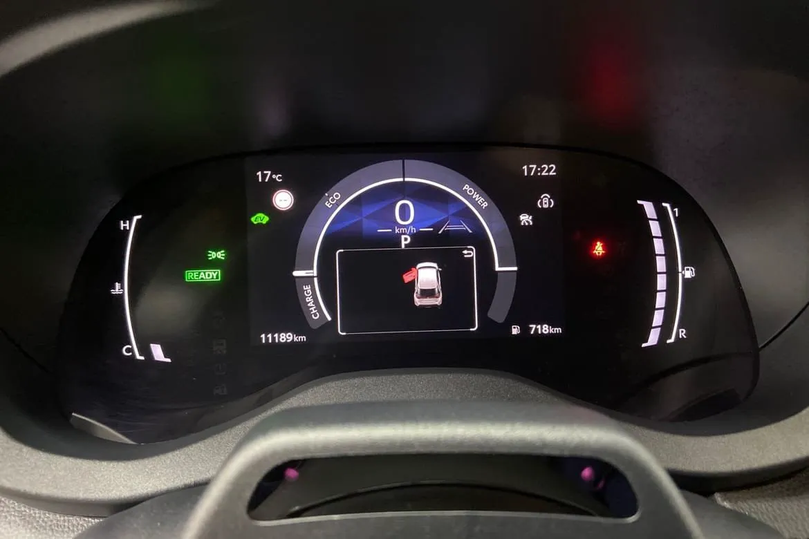 Vehicle image 15