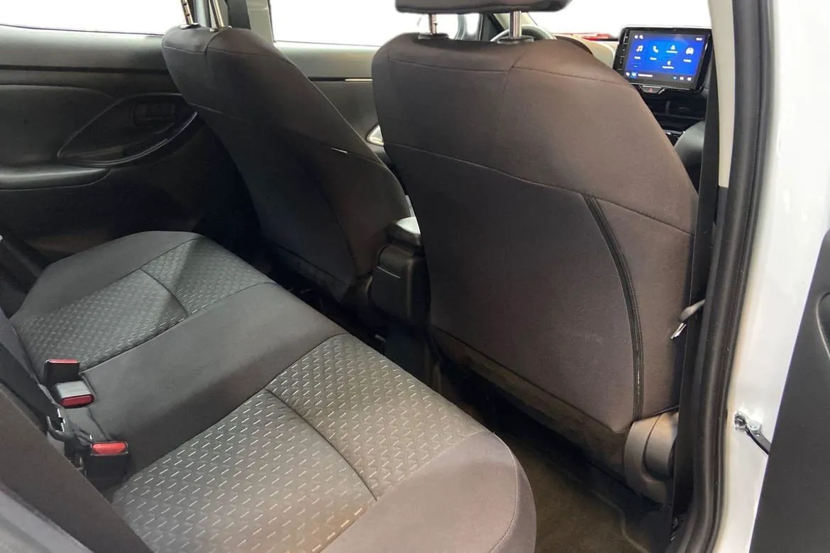 Vehicle image 8