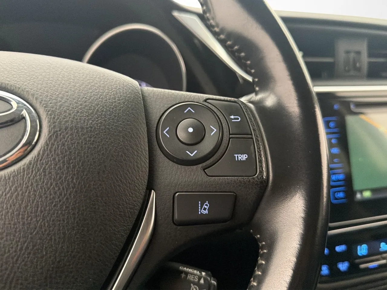 Vehicle image 24
