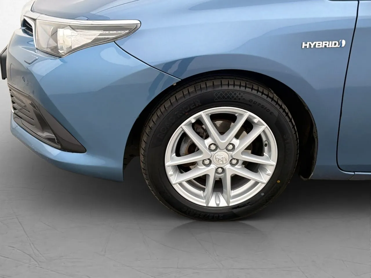 Vehicle image 9
