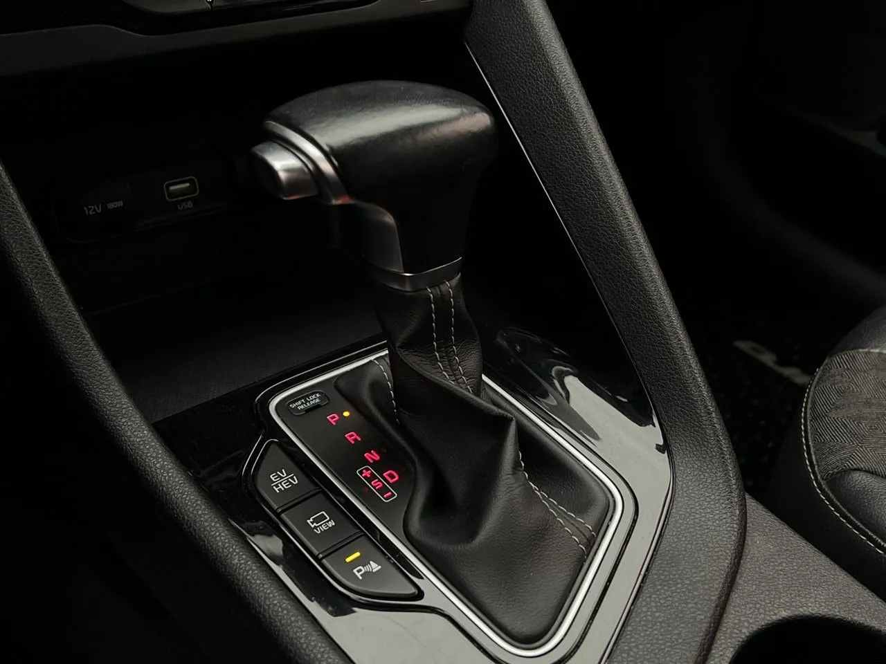 Vehicle image 24