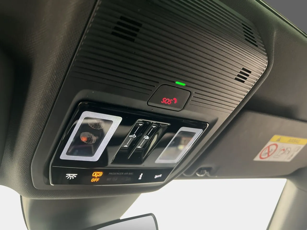 Vehicle image 32
