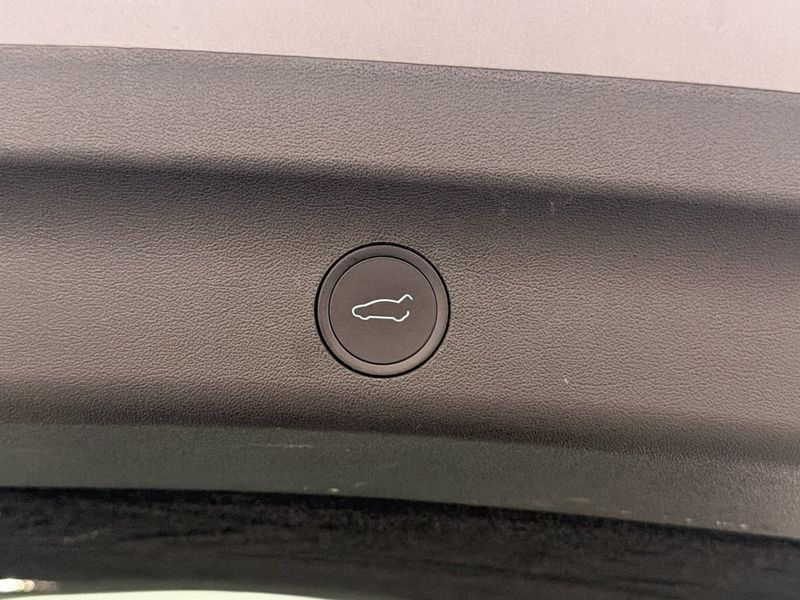 Tesla Model Y bild 22