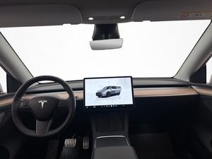 Tesla Model Y bild 16