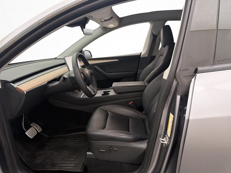 Tesla Model Y bild 13