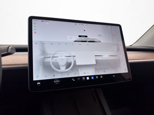 Tesla Model Y bild 23
