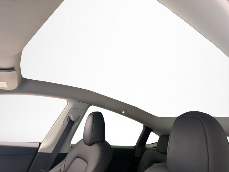 Tesla Model Y bild 14