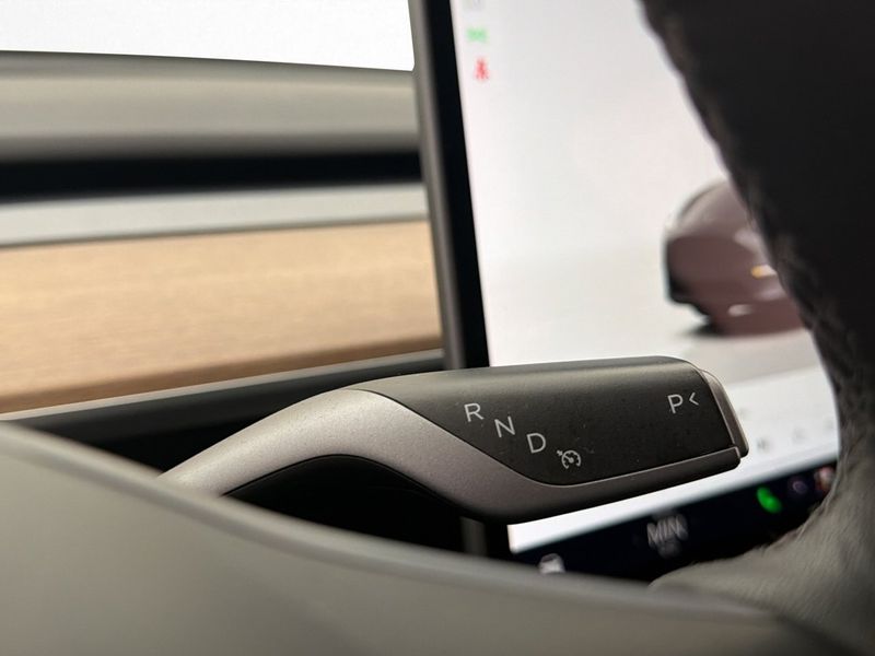 Tesla Model Y bild 33