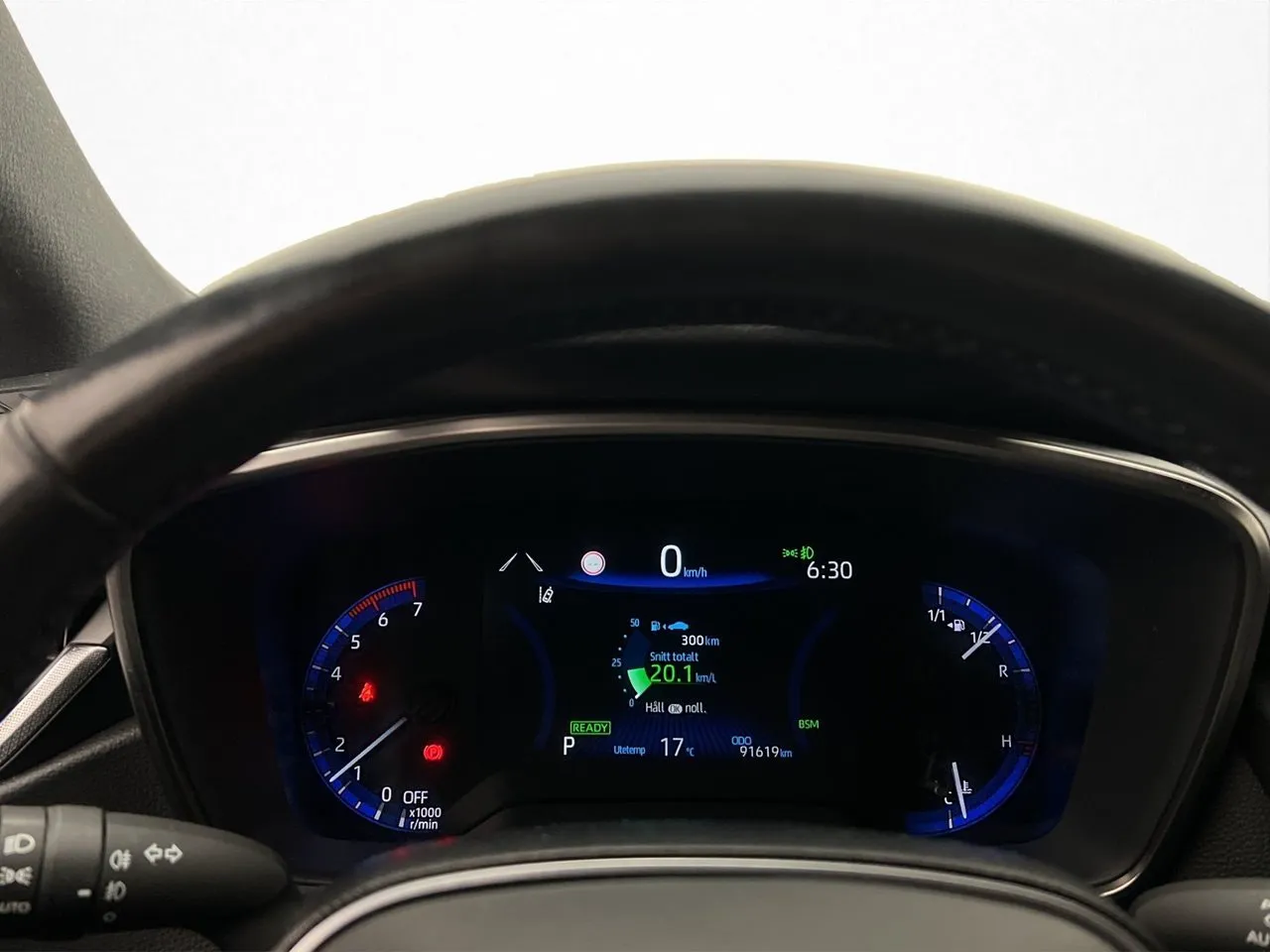 Vehicle image 14
