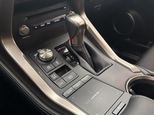 Lexus NX bild 25