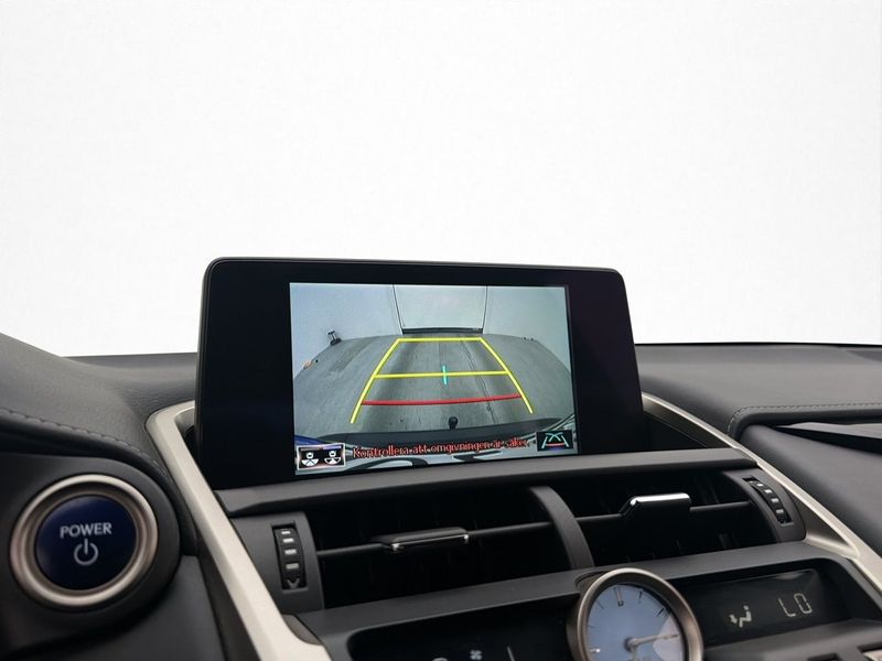 Lexus NX bild 23