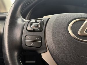 Lexus NX bild 19