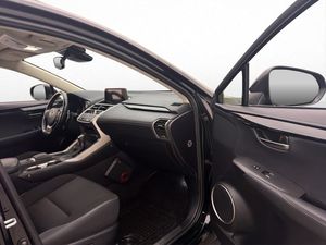 Lexus NX bild 16