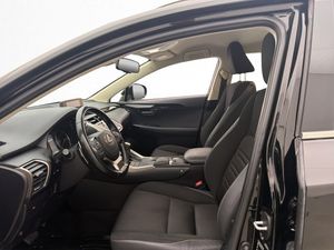 Lexus NX bild 12
