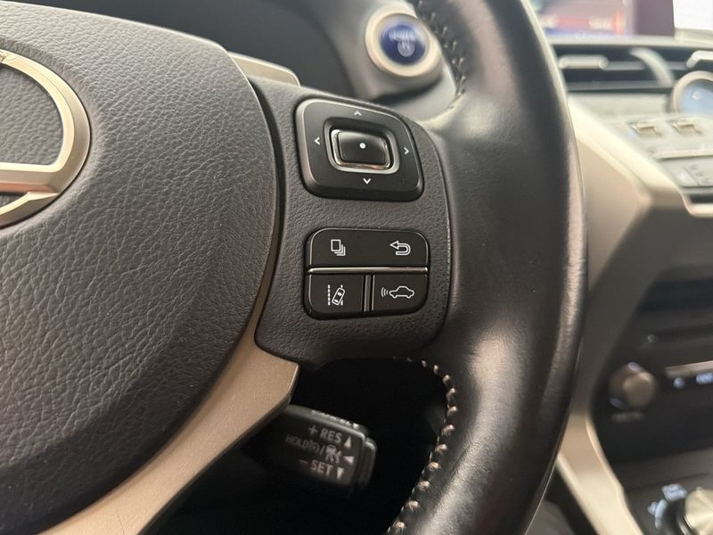 Lexus NX bild 20
