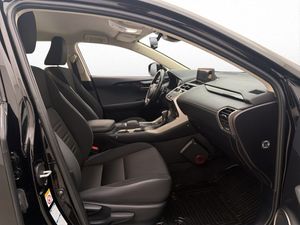Lexus NX bild 15