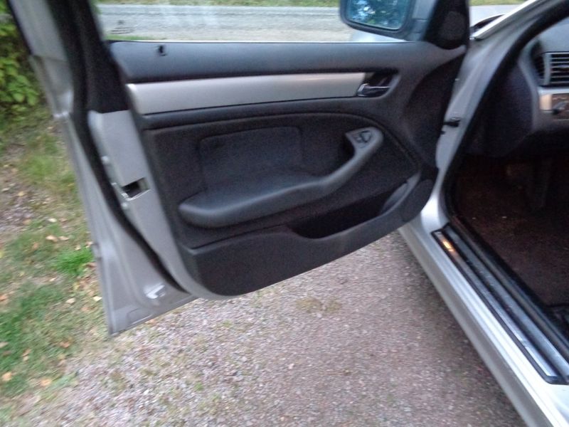 BMW 330 bild 15
