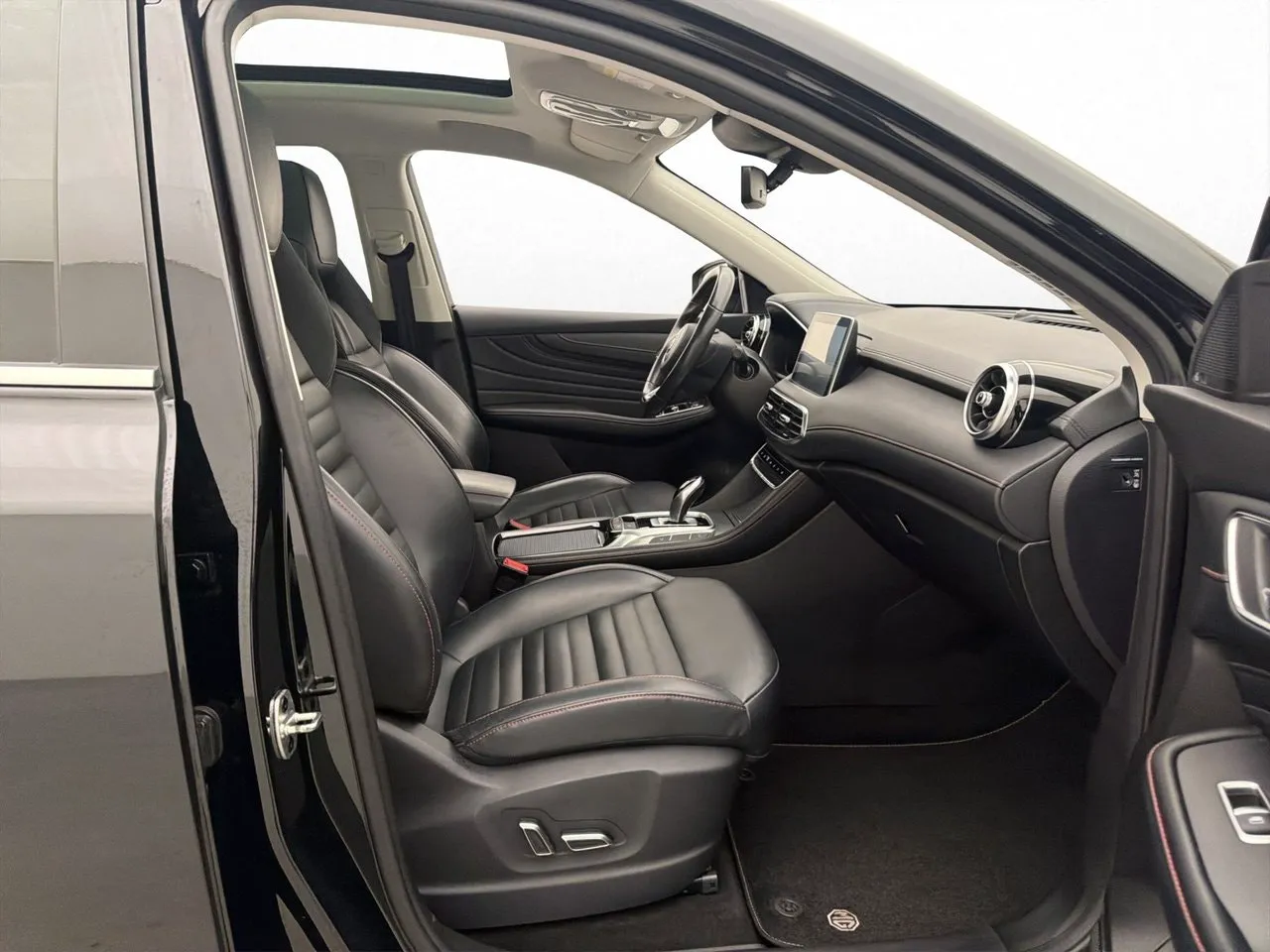 Vehicle image 25