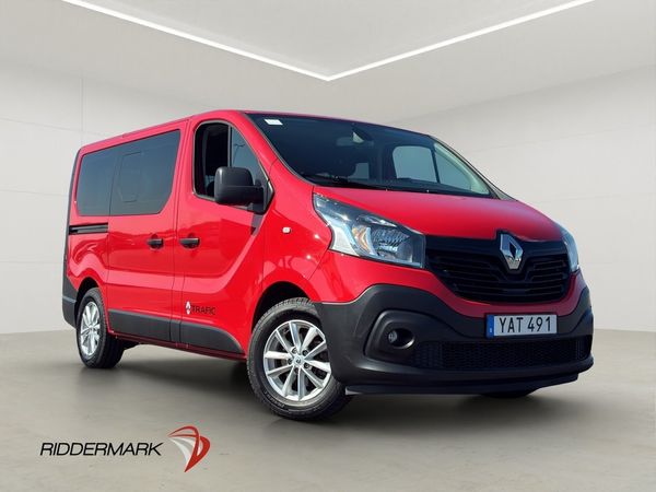 Renault Trafic Kombi 1.6dCi Värmare PDC Dragkrok 9-Sits - 2016