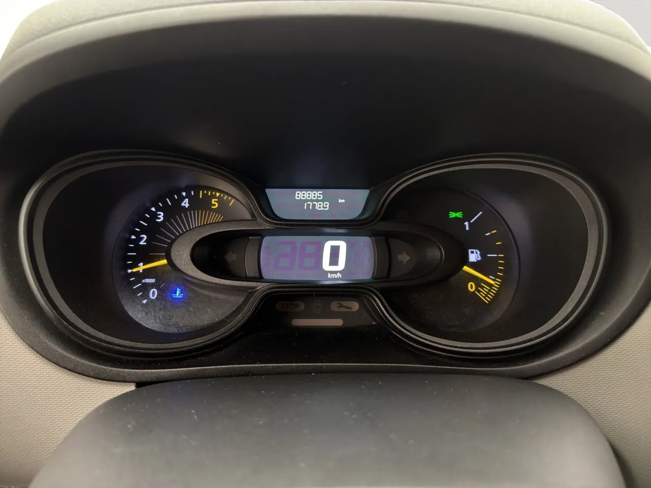 Vehicle image 21
