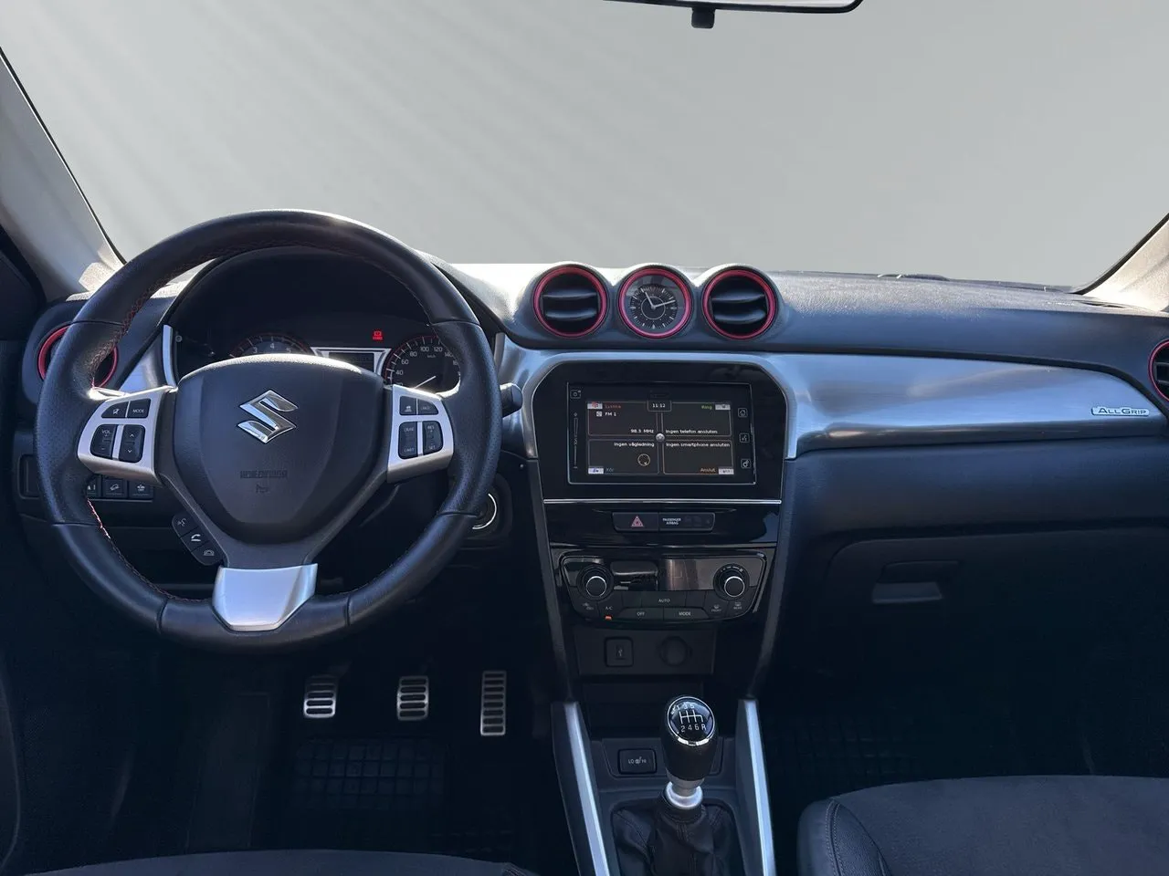Vehicle image 10