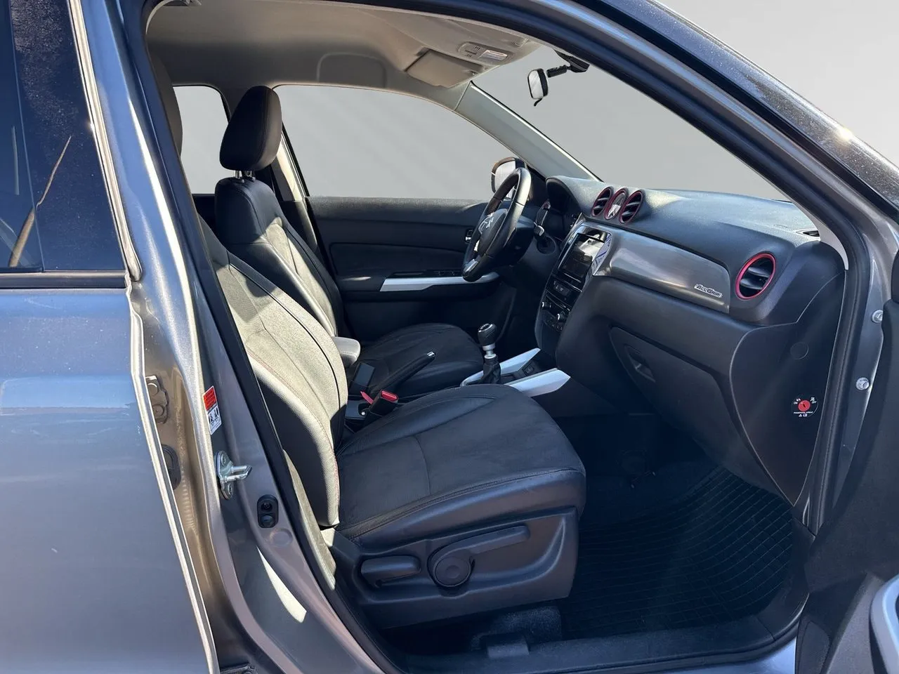Vehicle image 12