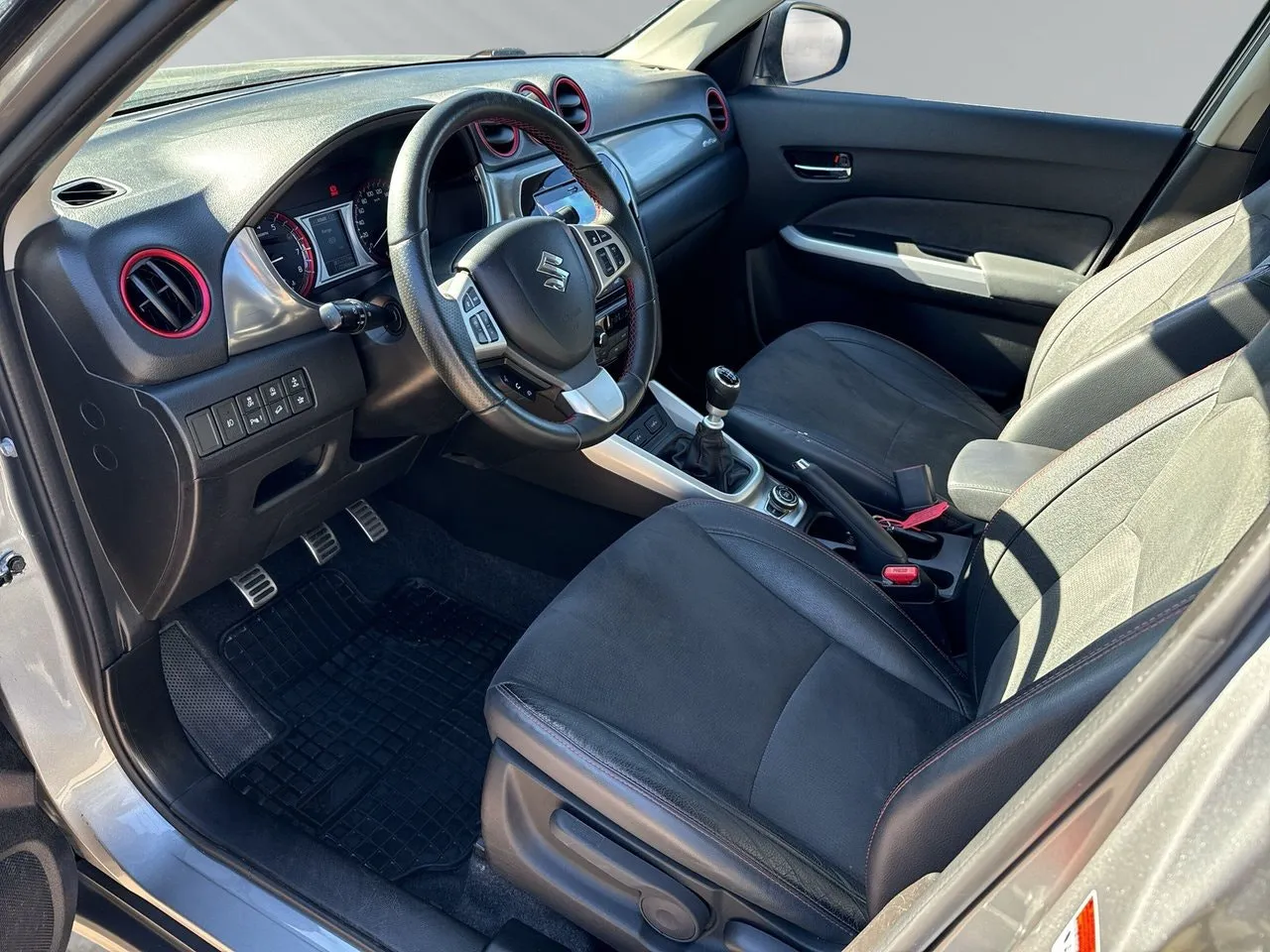 Vehicle image 9