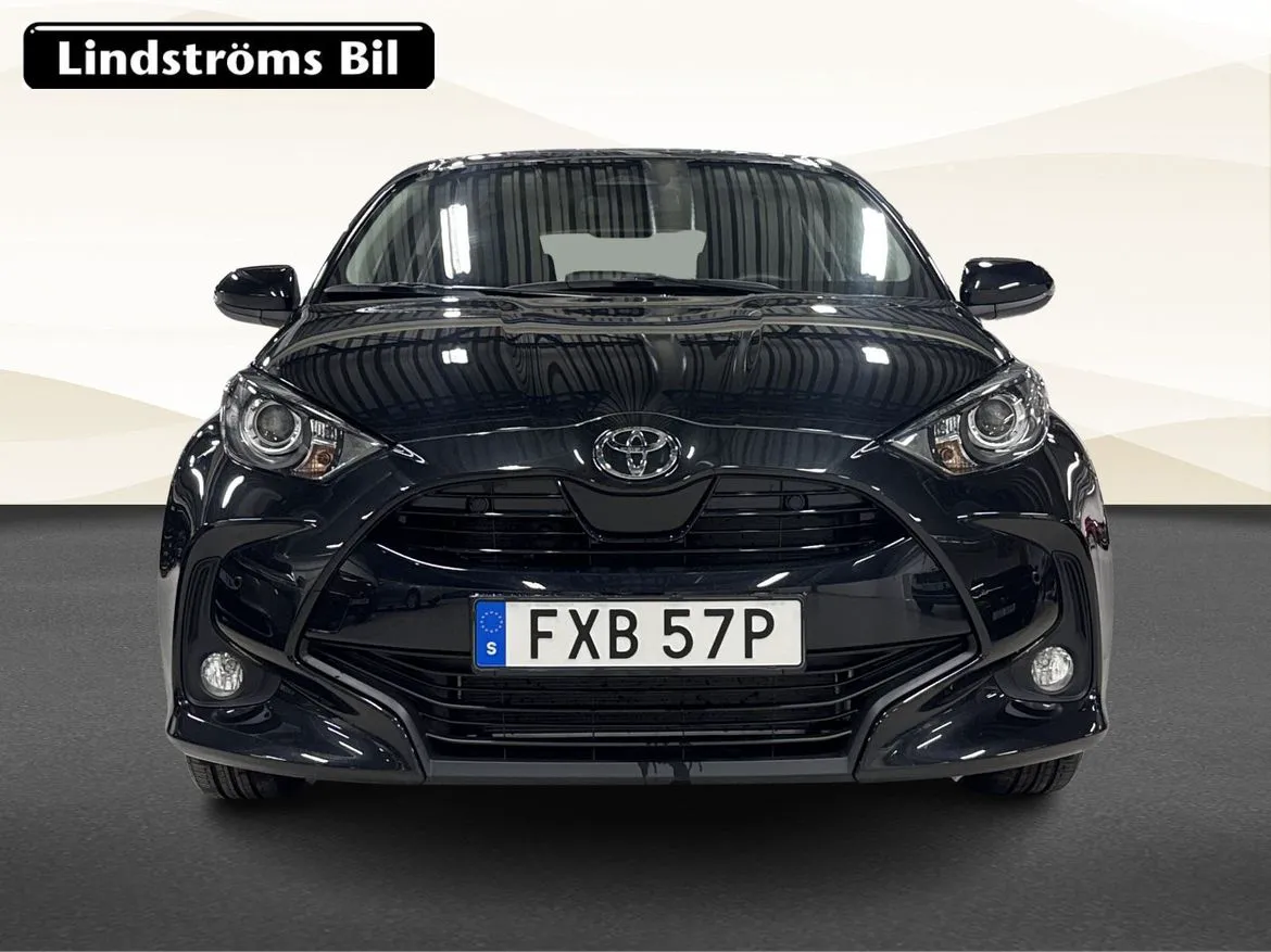 Vehicle image 8