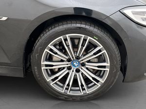 BMW 330 bild 36