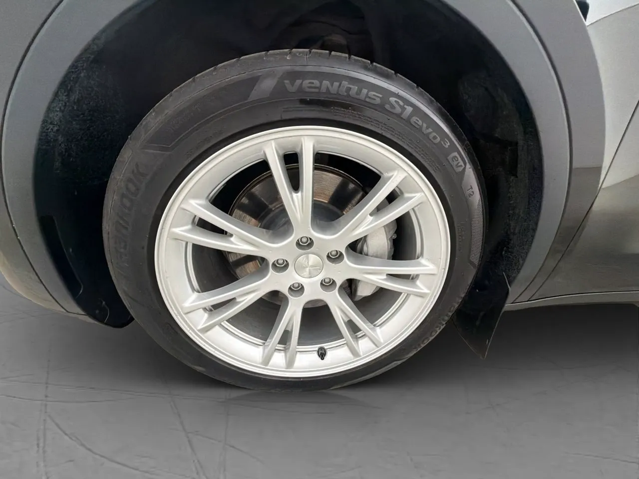 Vehicle image 32