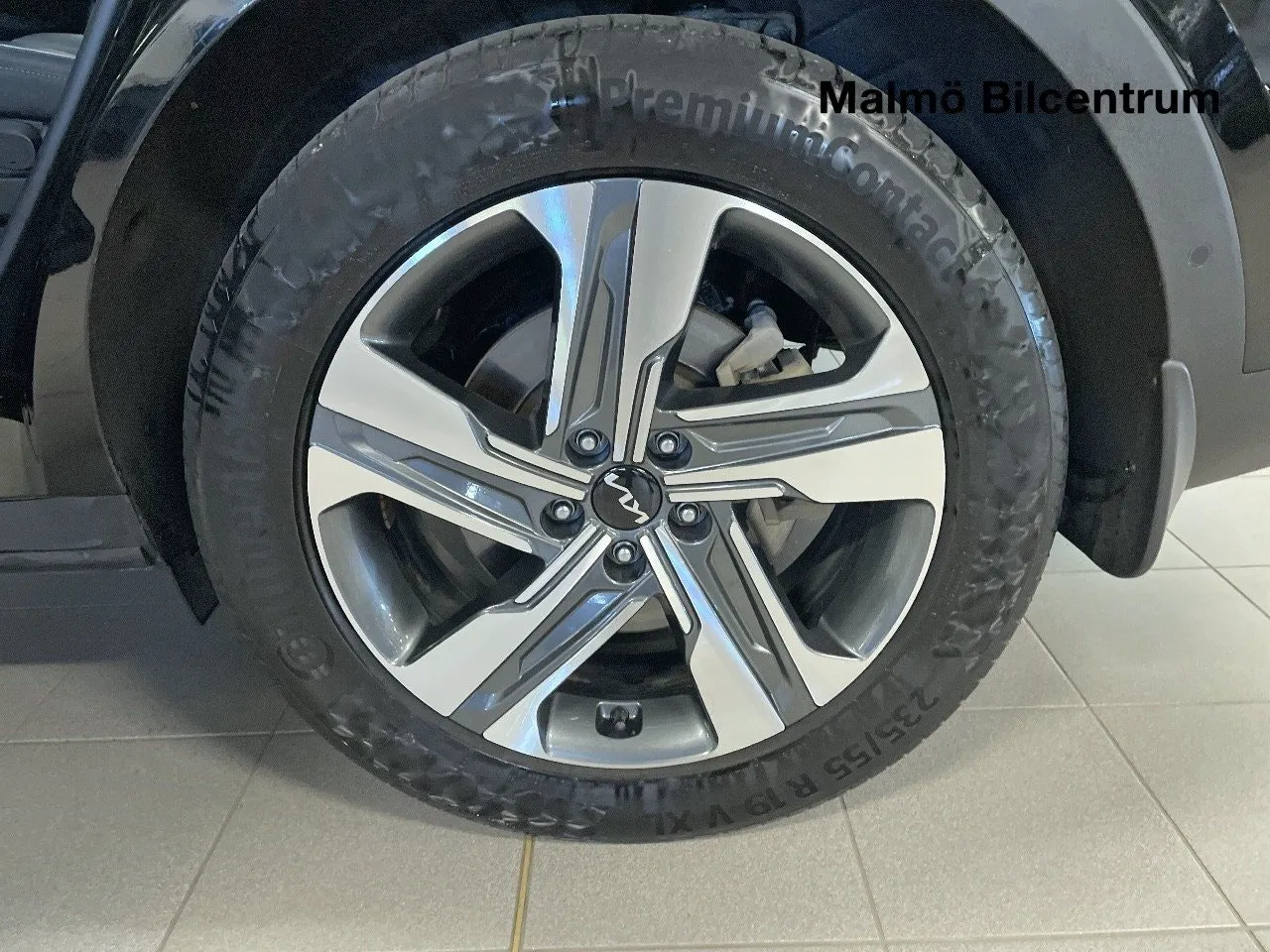 Vehicle image 22