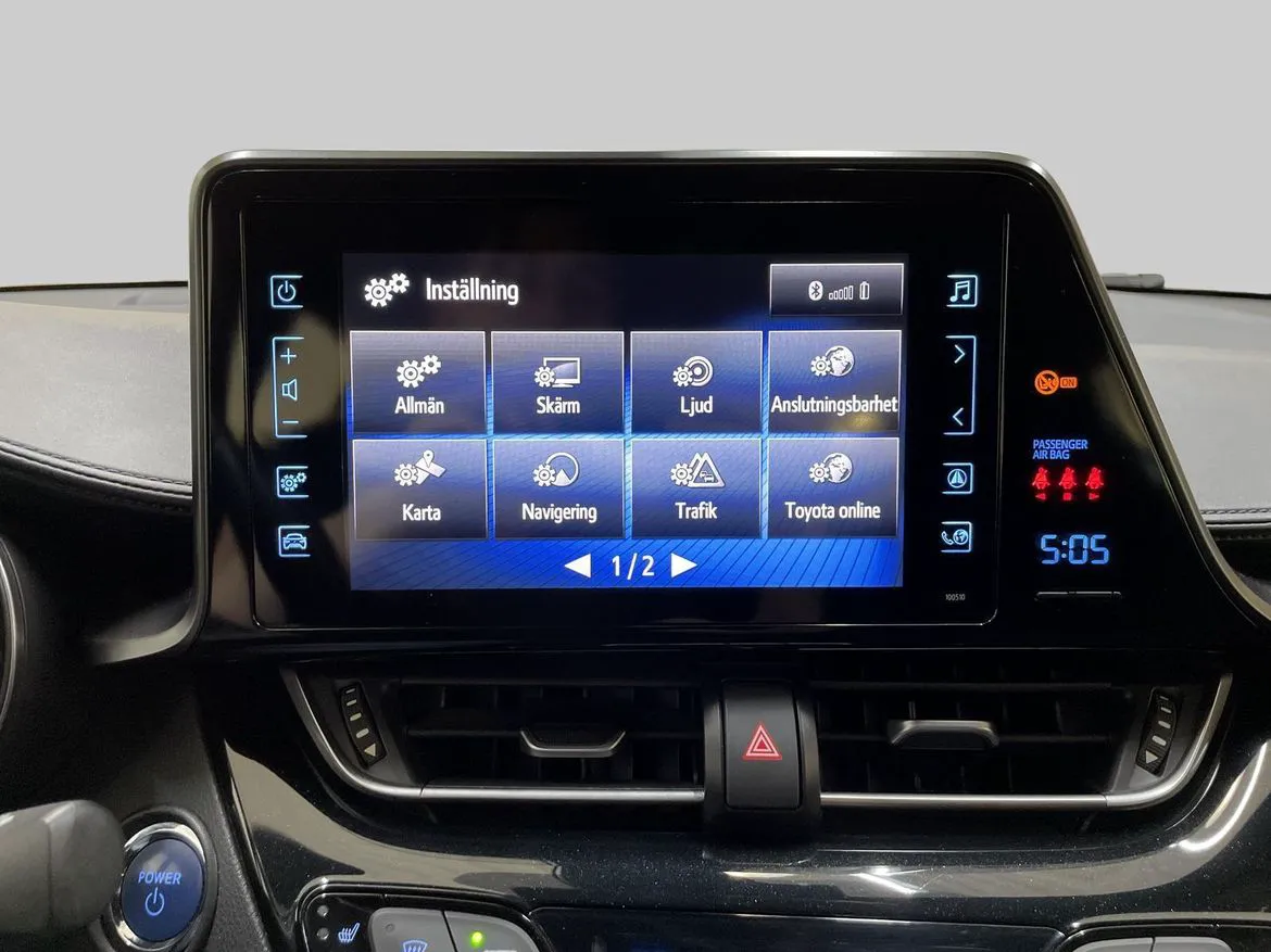 Vehicle image 16