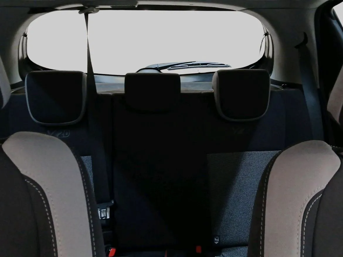 Vehicle image 21