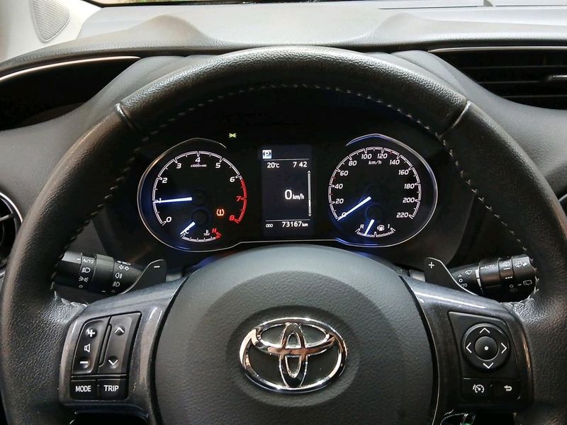 Toyota Yaris bild 15