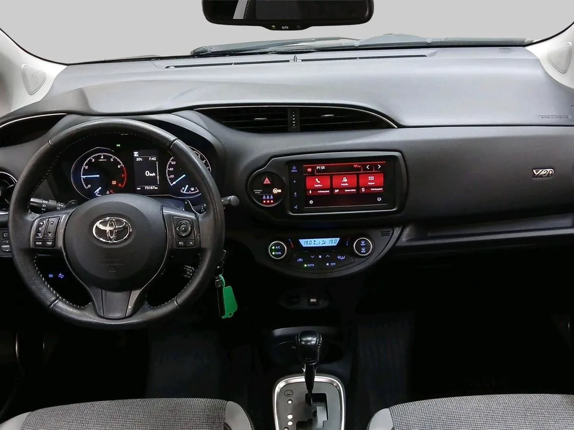 Vehicle image 11